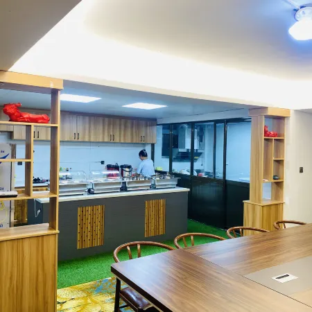 Delingha Yijiangnan Homestay