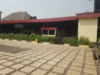 Axion Hotel - parking