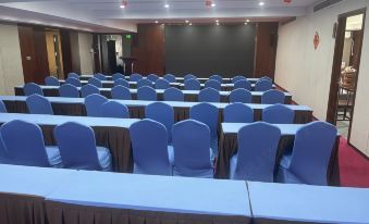 HongJun · JingXin Business Apartment Hotel (Shanghai Baoshan Road Metro Station)