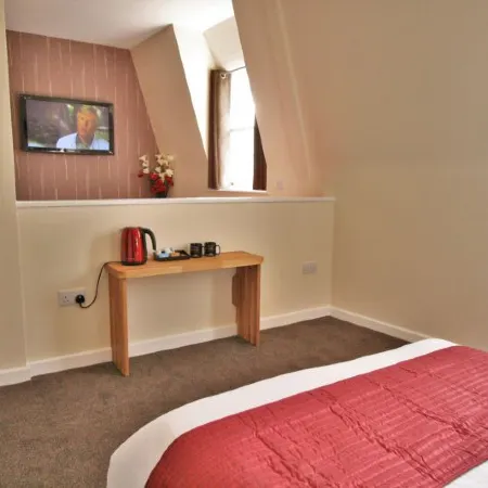 Central Hotel Gloucester by Roomsbooked