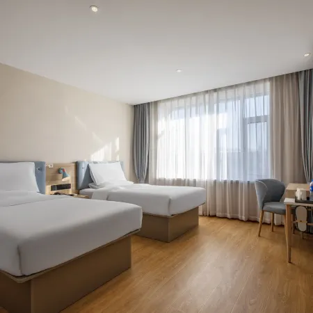 Ease Hotel (Dehui West Station New Oriental Shopping Center)