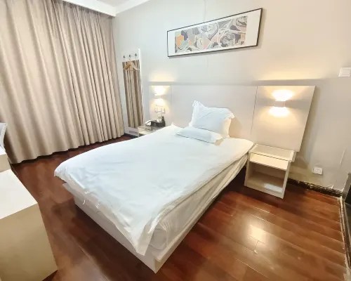 Zhongzhou Express Hotel Hotels in Minquan