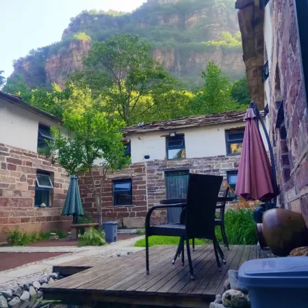 Linzhou Yishanju Mountain Residence Homestay (Shibanyan Xiantaishan Scenic Area)