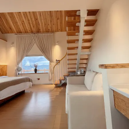 Yinshan·33 Vacation Homestay (Baihaba Store Scenic Area)