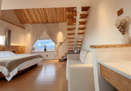 Yinshan·33 Vacation Homestay (Baihaba Store Scenic Area)