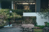 Emei Mountain Lanting Yuejing Hotel (Emei High speed Railway Station Branch) Отели в г. Городская зона