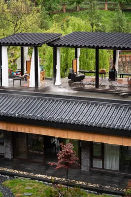 Baoxing Yunshang Xuxi Hot Spring Hotel