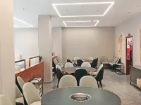 Baiyulan Hotel (Everest Town Branch) โรงแรมในติงรี่