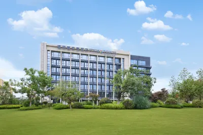 Four Points by Sheraton Kunming Changshui Airport Отели в г. Куньмин
