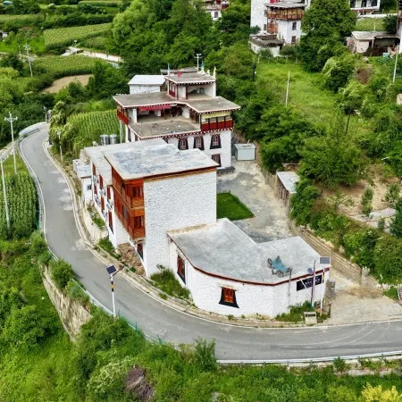 Danba Yexilamu Homestay (Jikaiyi Village)
