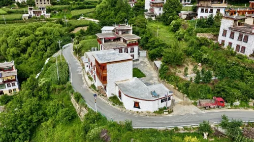 Danba Yexilamu Homestay (Jikaiyi Village) - New