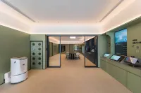 Hi Inn Xiangyang East Railway Station Greenland Inter‑city Space Station Hotel - parking