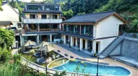Yibin Shunan Bamboo Forest Sizhi Farm Stay - ที่มีสระว่ายน้ำ