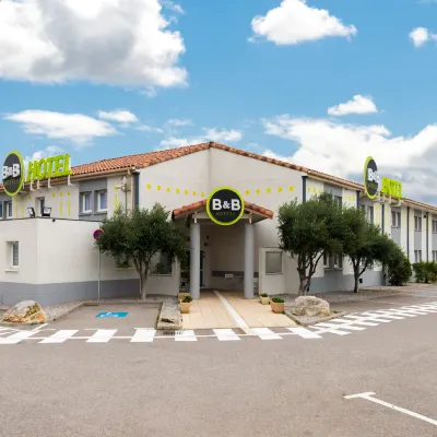 B&B Hotel Narbonne - 2 Hôtels à proximité de : La maison natale de Charles Trenet