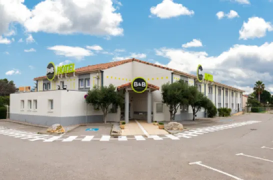 B&B HOTEL Narbonne 2  호텔