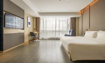 Guangzhou Huadu Financial Center Atour Hotel