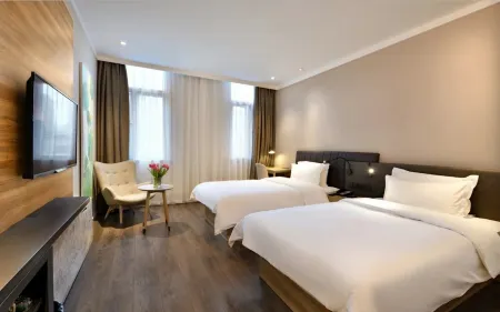 HanTing Premium Hotel (Qidong Lvsi Port) Отели рядом с достопримечательностью «Lvsigang»