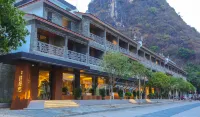 Percent Hotel by Li River (YangShuo West Street)