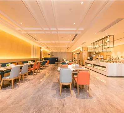 Chalet Hotel (Xi'an Bell and Drum Tower&Huimin Street Branch) Отели в г. Сиань