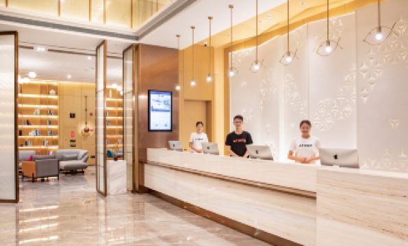 Atour Hotel (Shenzhen International Convention and Exhibition Center, Fengtang Avenue)