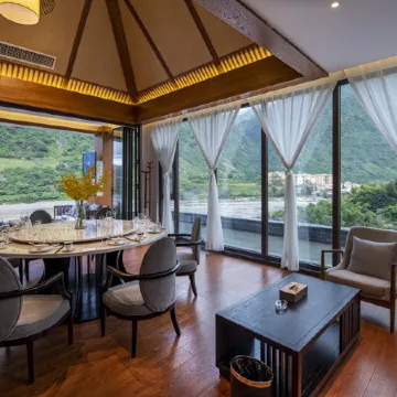 Lushui Denggeng Hot Spring Banshan Hotel