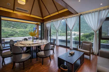 Lushui Denggeng Hot Spring Banshan Hotel