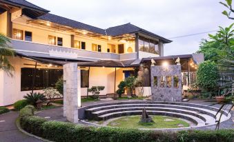 Saung Balibu Hotel