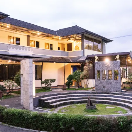 Saung Balibu Hotel