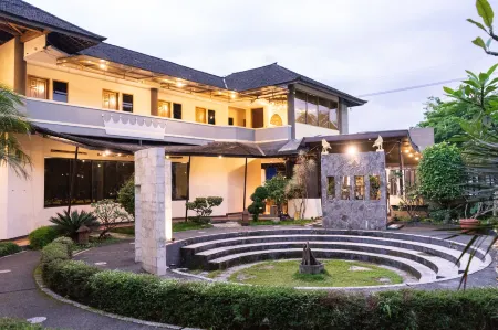 Saung Balibu Hotel Отели рядом с достопримечательностью «Zoomanji Bandung»