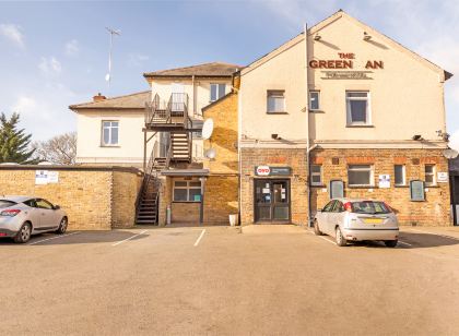 OYO the Green Man Pub and Hotel