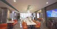 Jiuquan Fanbo Hotel (Wanda Plaza Branch) - Mountain view