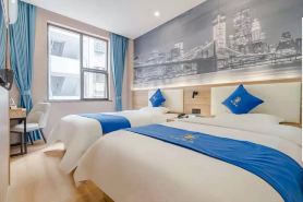 super 8 Boutique Hotel (Sanzhong store, Hefei Pedestrian Street)