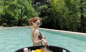 Tasha Dudo Amor Private Tang Castle Homestay (Moganshan Branch)