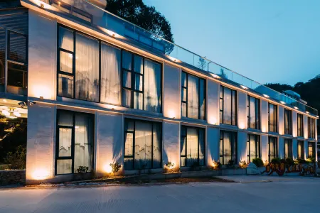 Fengshang Renjian Yunshe (Bijiashan) Отели рядом с достопримечательностью «Bijia Mountain Tourist Area»