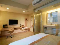 Hotel Color Hotels near Dahan Bridge