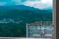 Guming's Nest Mid-Levels Hotel - Mountain view