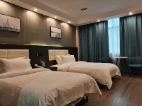 Baiya Hotel (Biyang Sixia Binhu Town Shop) Hotels in Biyang