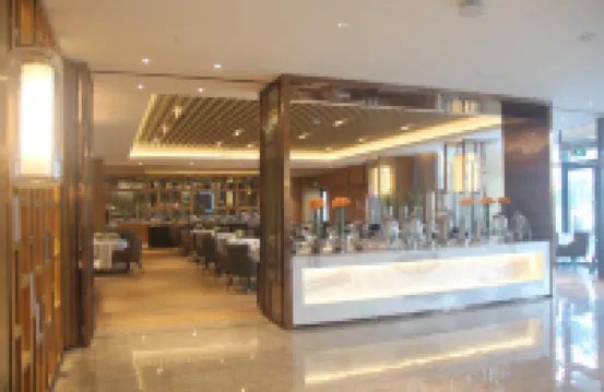 Lankao Chengbi Jianguo Hotel