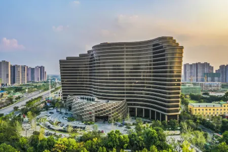 Shangqiu Xinhua Jianguo Hotel Отели рядом с достопримечательностью «Shangqiu Polytechnic (Shenhuo Avenue)»