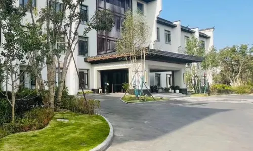 Jinghong Tianqing Hotel (Yijin Holo City Government Shop)