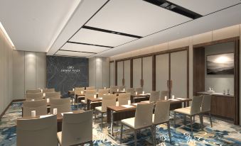 4. Crowne P..
