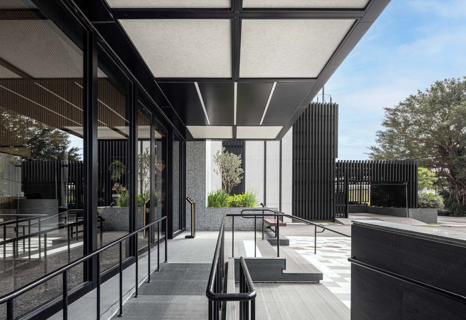 아늑하고 현대적인 인테리어가 돋보이는 더 모먼트 호텔 화롄 바이 레이크쇼어의 객실 내부