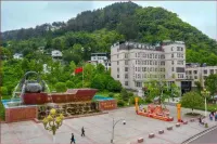 Mingzhu Hotel Hotels in Qingchuan