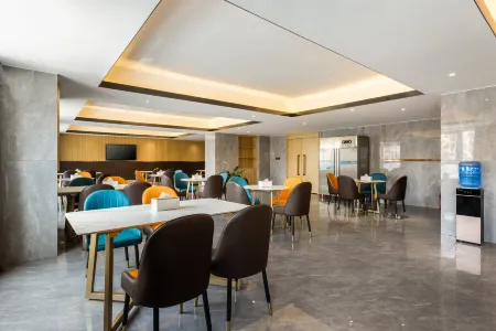 Cheermay Hotel (Kaifeng Tongxu County Government Branch) Отели в г. Тунсюй