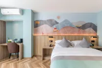 Jifen Qingchen Hotel (Yongkang Jiuling West Road Baolong Plaza)