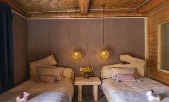 Hemu Open to the Mountain Homestay(Hemu Bridge Store)