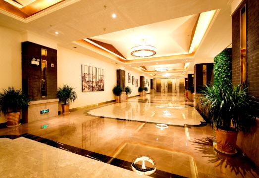 성디 홍청 공항 호텔