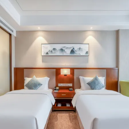 BLUE HORIZON HOTEL Отели рядом с достопримечательностью «Цяньфошань»