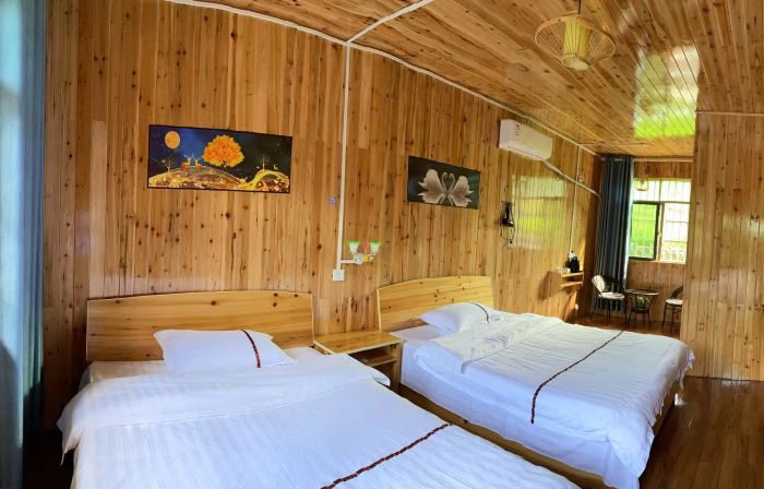 Funing Hemlock Forest Leisure Farmhouse