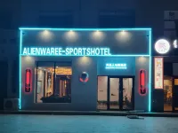 外星人電競飯店 萬家福購物廣場附近的飯店